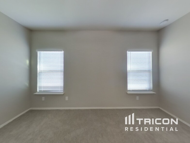 Building Photo - 9047 Kissena Park