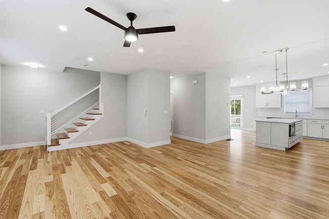 Building Photo - 7 Elise Ave