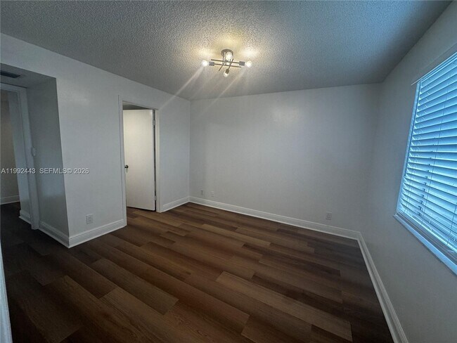 Building Photo - 5720 Rock Island Rd