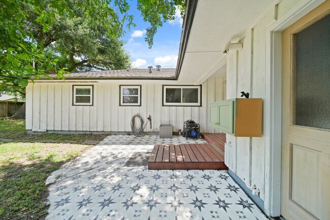 Building Photo - 5411 Meadow Creek Ln