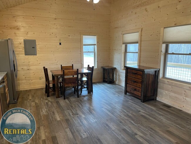 Building Photo - Beautiful 1bd Cabin In Trade, Tennessee