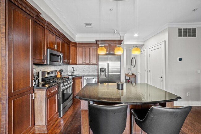 Building Photo - 180 19th St