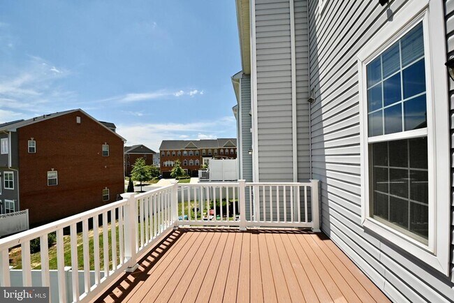 Building Photo - 11177 Southport Pl