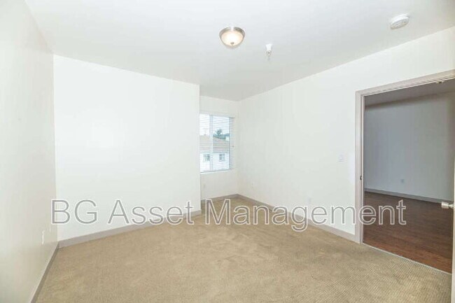 Building Photo - 1459 MacArthur Blvd