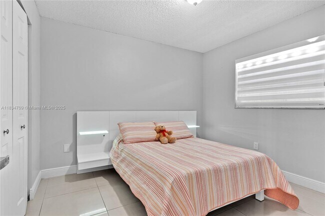 Building Photo - 2485 W 71st Pl