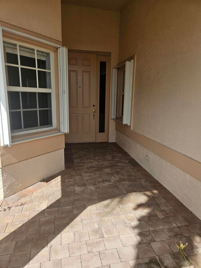 Building Photo - 340 NW Breezy Point Loop