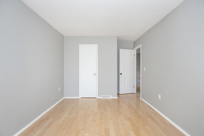 Building Photo - 7392 Creekwood Dr
