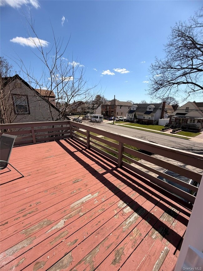 Building Photo - 133 Elm St