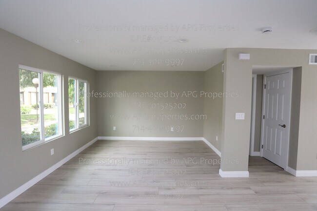 Building Photo - 1409 N Roundtree Ln