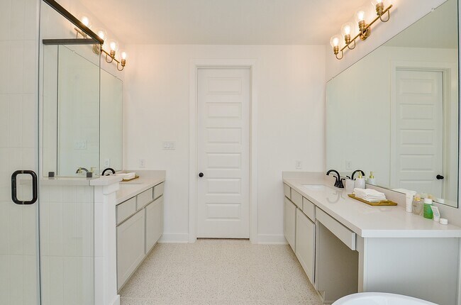 Building Photo - 10574 Cecilia Star Ln