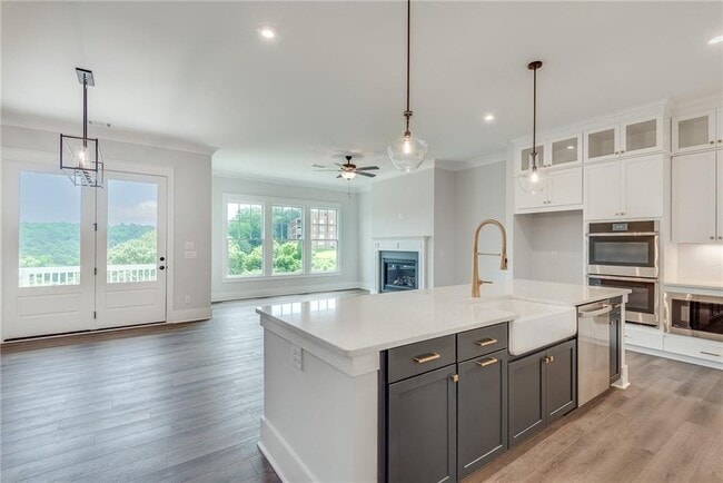 Building Photo - 435 Maplewood Dr