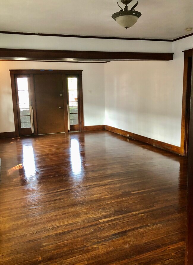 Building Photo - 654 Tularosa Dr