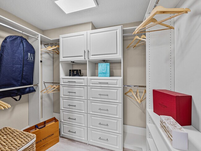 Building Photo - 4082 Belair Ln