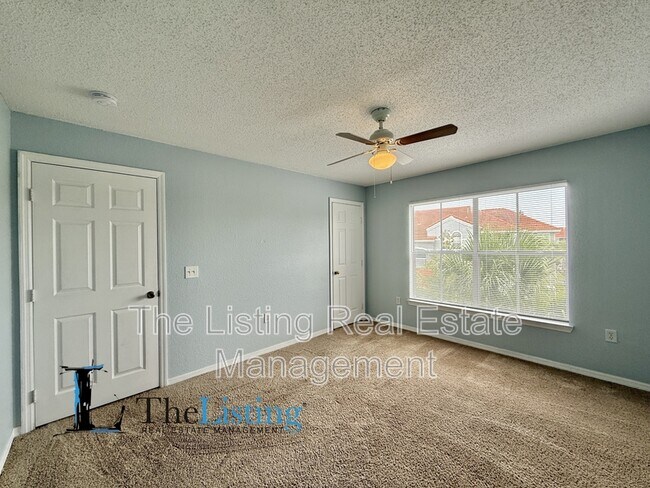 Building Photo - 18001 Richmond Pl Dr