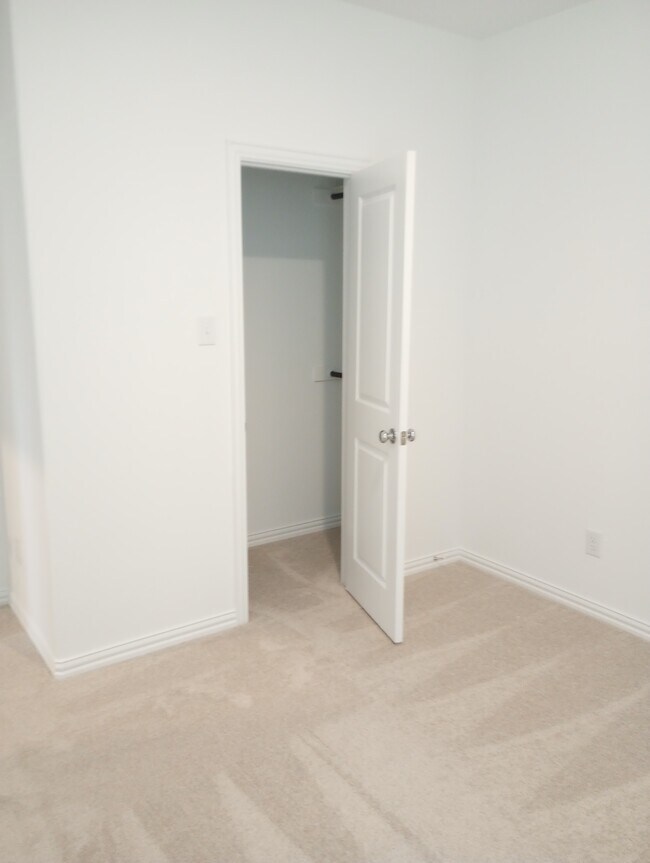 Building Photo - 5119 Winterberry Dr