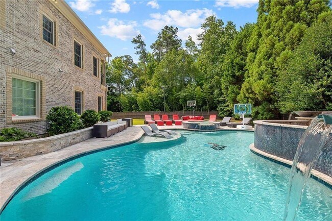 Building Photo - 11140 W Rd