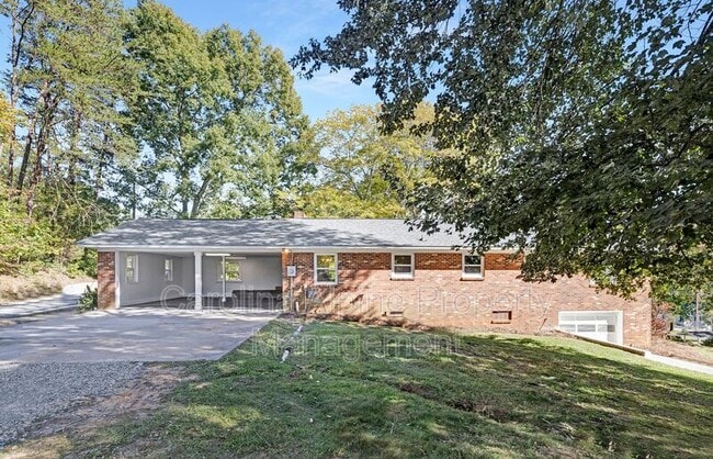 Building Photo - 4420 Chebar Dr