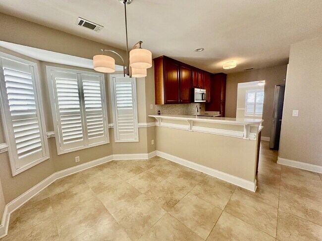 Building Photo - Charming Two Bedroom Home in Pinecrest!