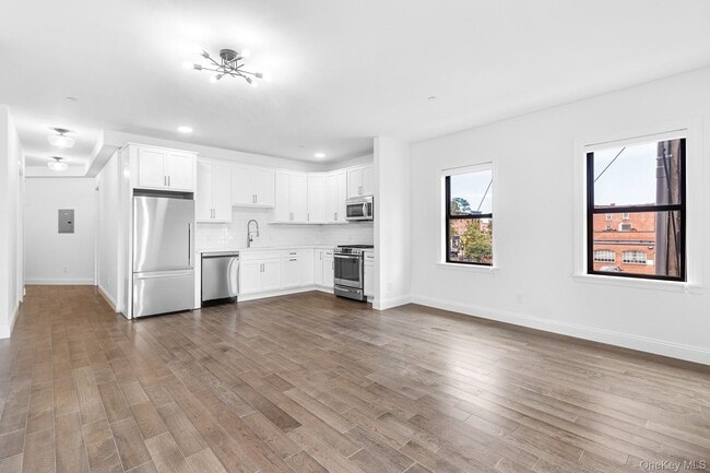 Building Photo - 206-208 Main St