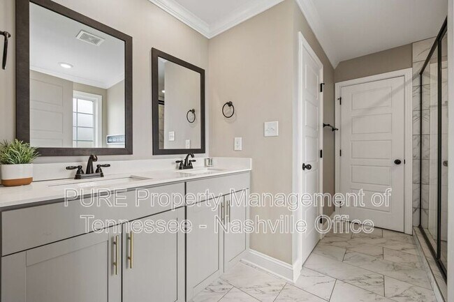 Building Photo - 429 Crestwicke Ct