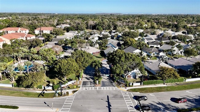 Building Photo - 5470 Pine Cir