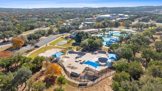 Building Photo - 112 World of Tennis Sq