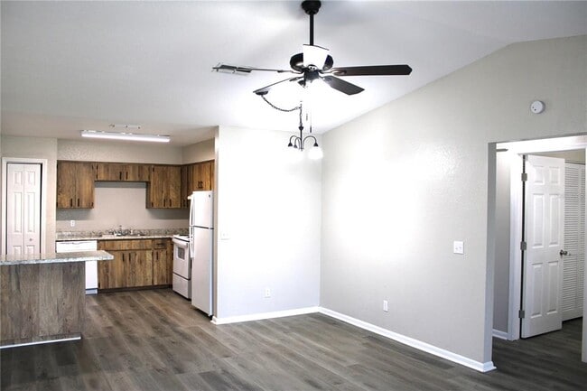 Building Photo - 3110 Harmon Ln