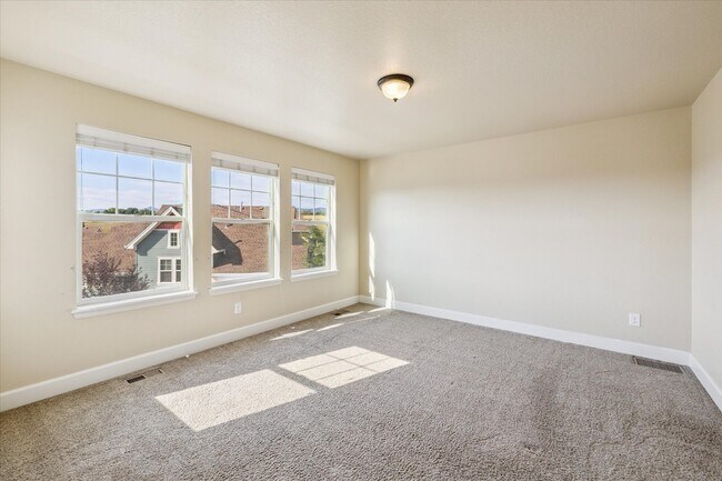 Building Photo - 9793 W Hinsdale Ln