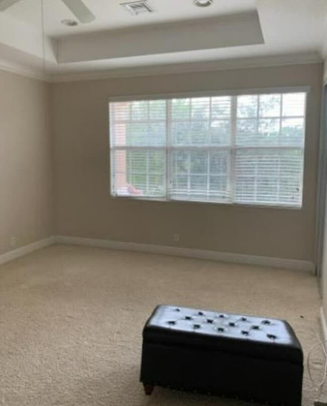 Building Photo - 5021 Vine Cliff Way W