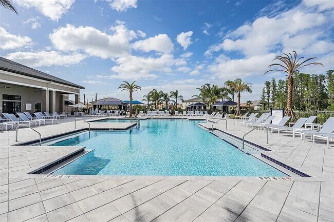 Building Photo - 32558 Tree of Life Ave