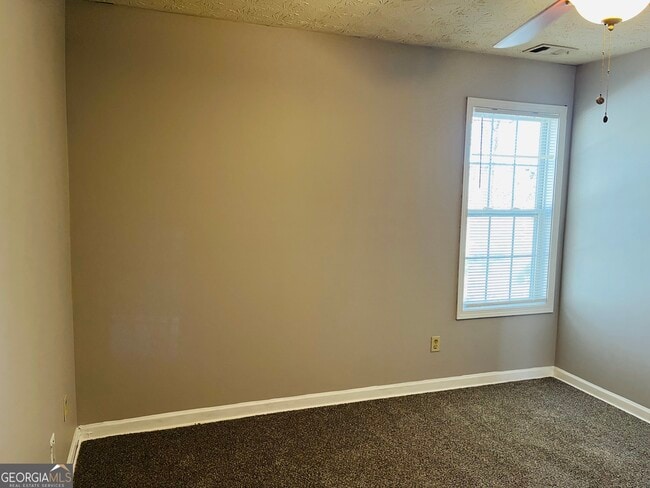 Building Photo - 2119 Manhattan Pkwy