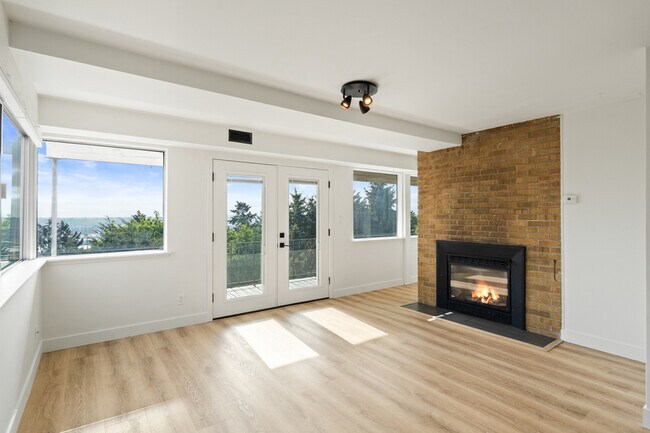 Building Photo - 2410 37th Ave SW