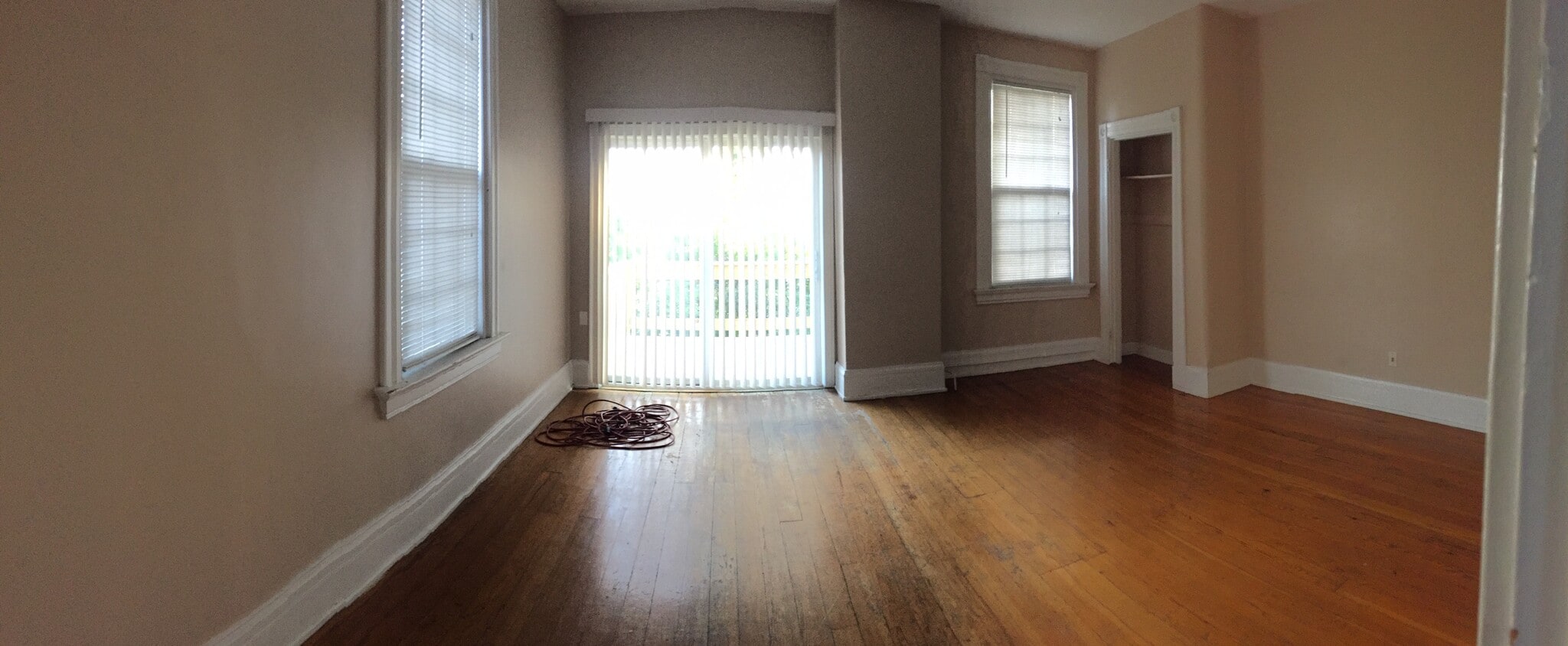 Building Photo - 409 Warner St