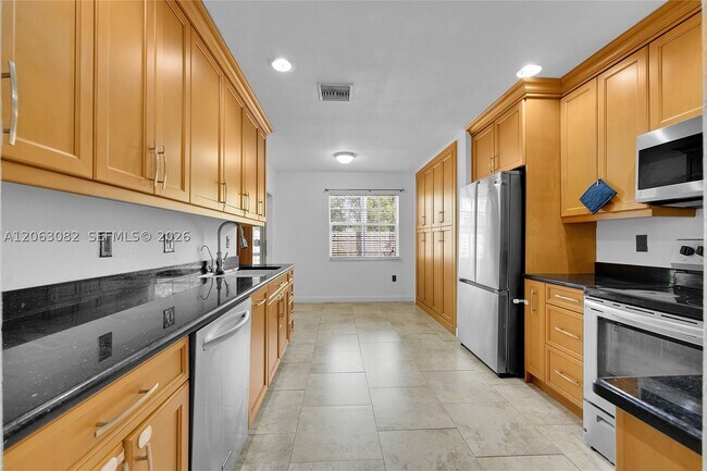 Building Photo - 5520 NW 49th Ave
