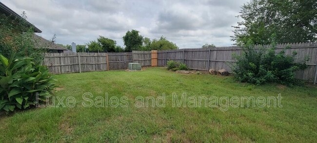 Building Photo - 1820 Cimarron Trail