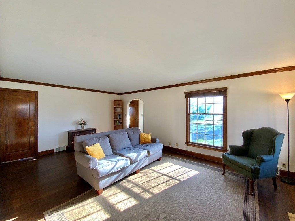 Building Photo - 1194 Woodland Rd