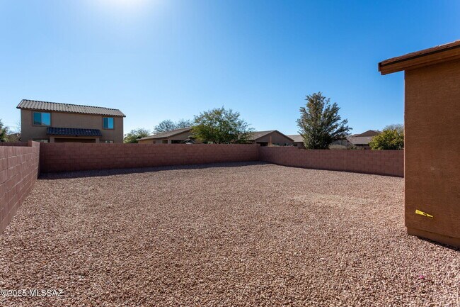 Building Photo - 12073 W Hailey Ln