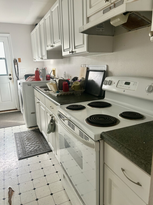 Building Photo - 116 Hanupaoa Pl