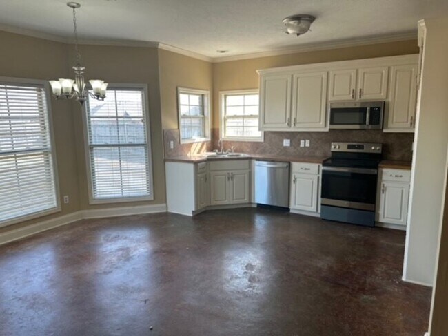 Building Photo - 138 Palin Drive