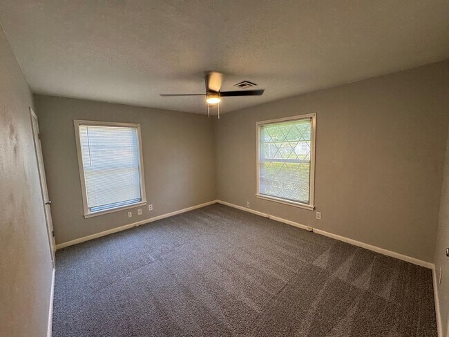 Building Photo - South Waco 3 Bedroom