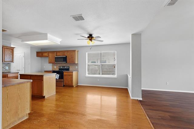 Building Photo - 1115 Buckingham Dr