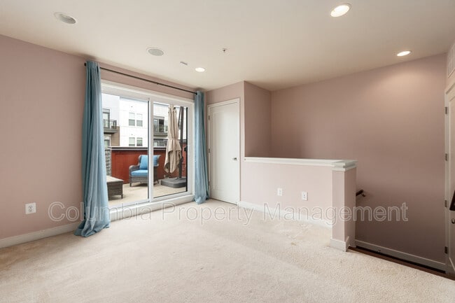 Building Photo - 4516 Kennedy St