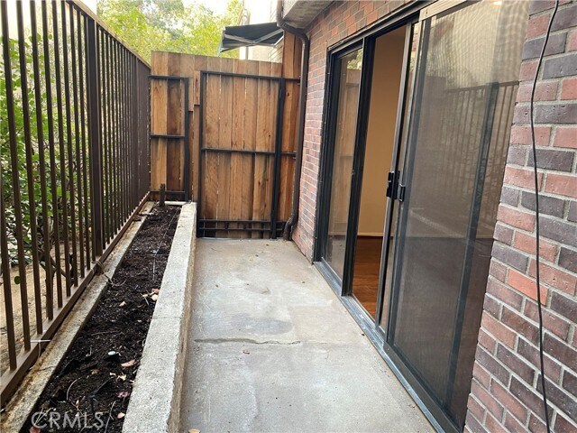 Building Photo - 622 N Howard St