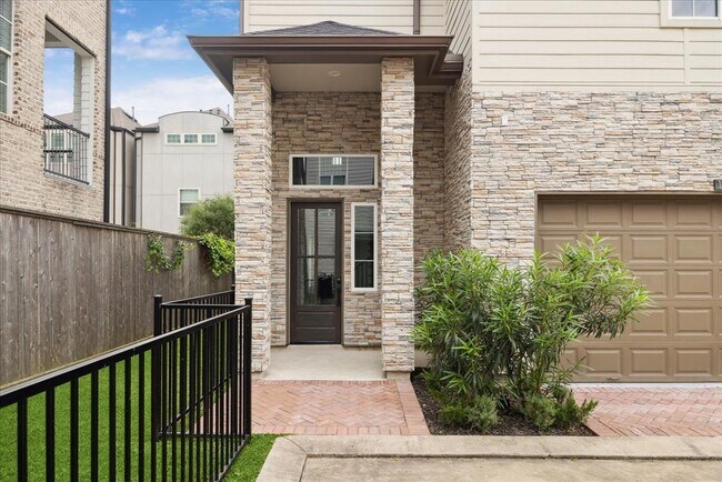 Building Photo - 10935 Brookeshire Chase Ln