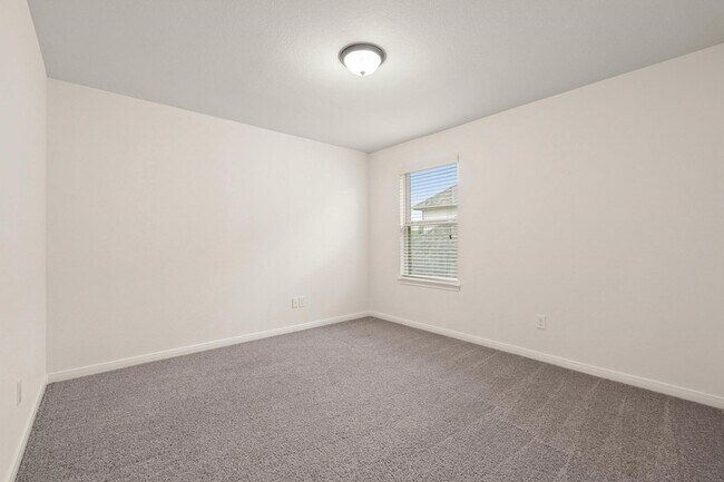Building Photo - 25935 Foxrun Vista Dr