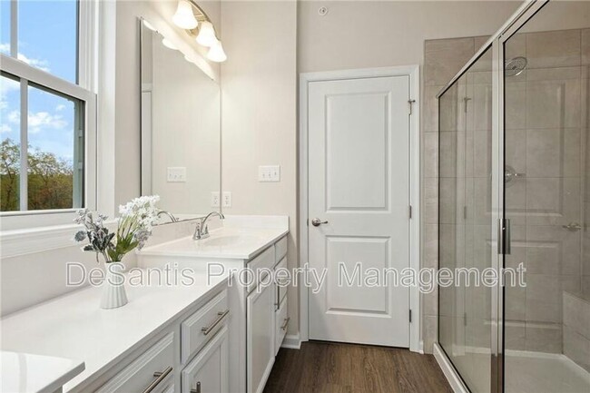 Building Photo - 416 Scharberry Ln
