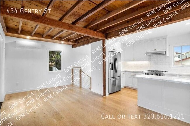 Building Photo - 434 Gentry St
