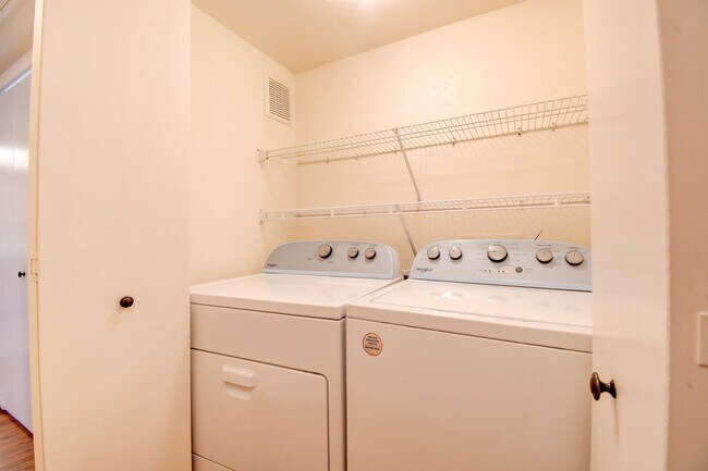 Building Photo - Serene Summerlin Condo Must See