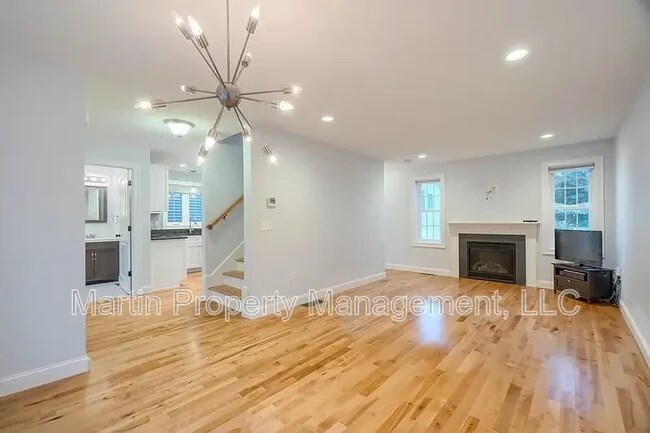 Building Photo - 25 Dahlia Dr