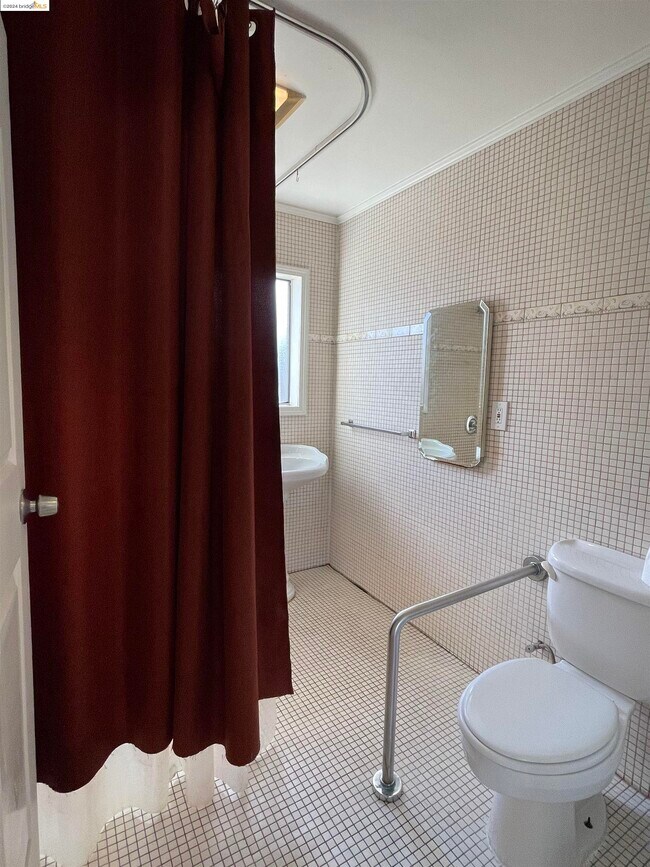 Building Photo - 32 O Neil Ct